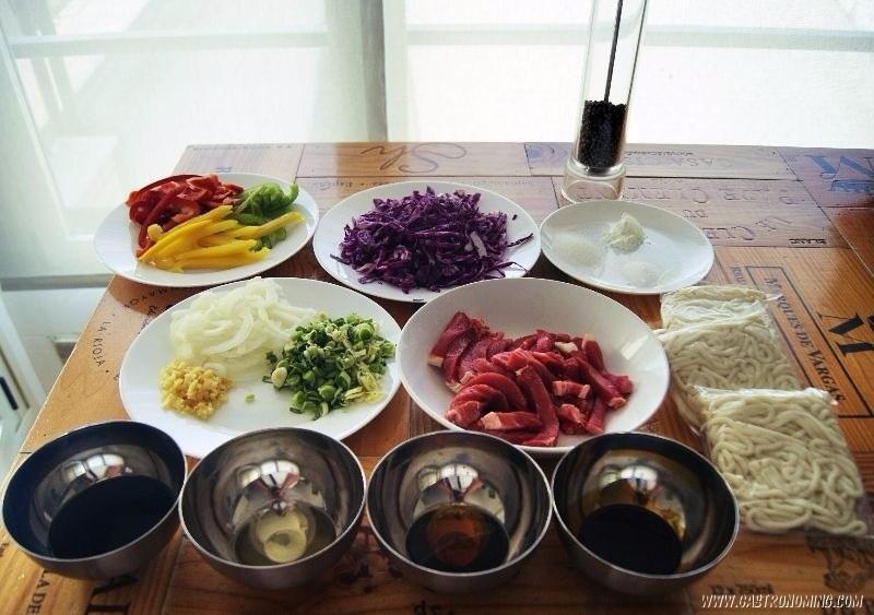 yaki udon de ternera