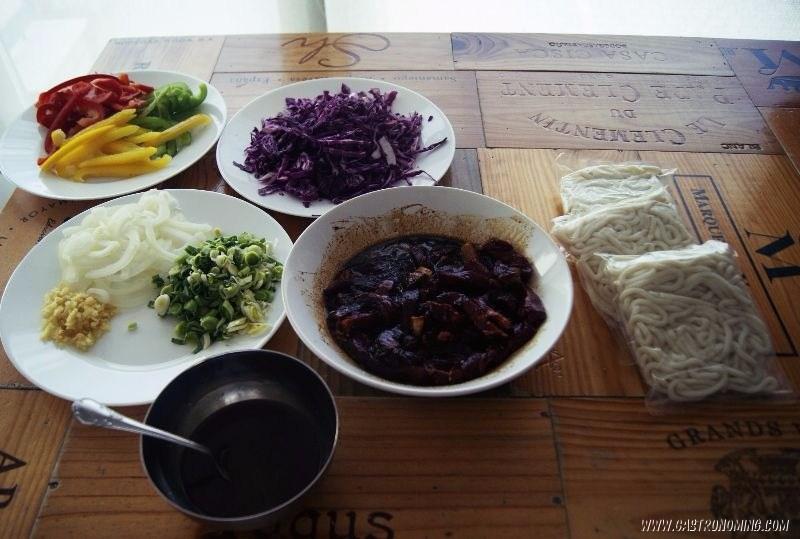 yaki udon de ternera