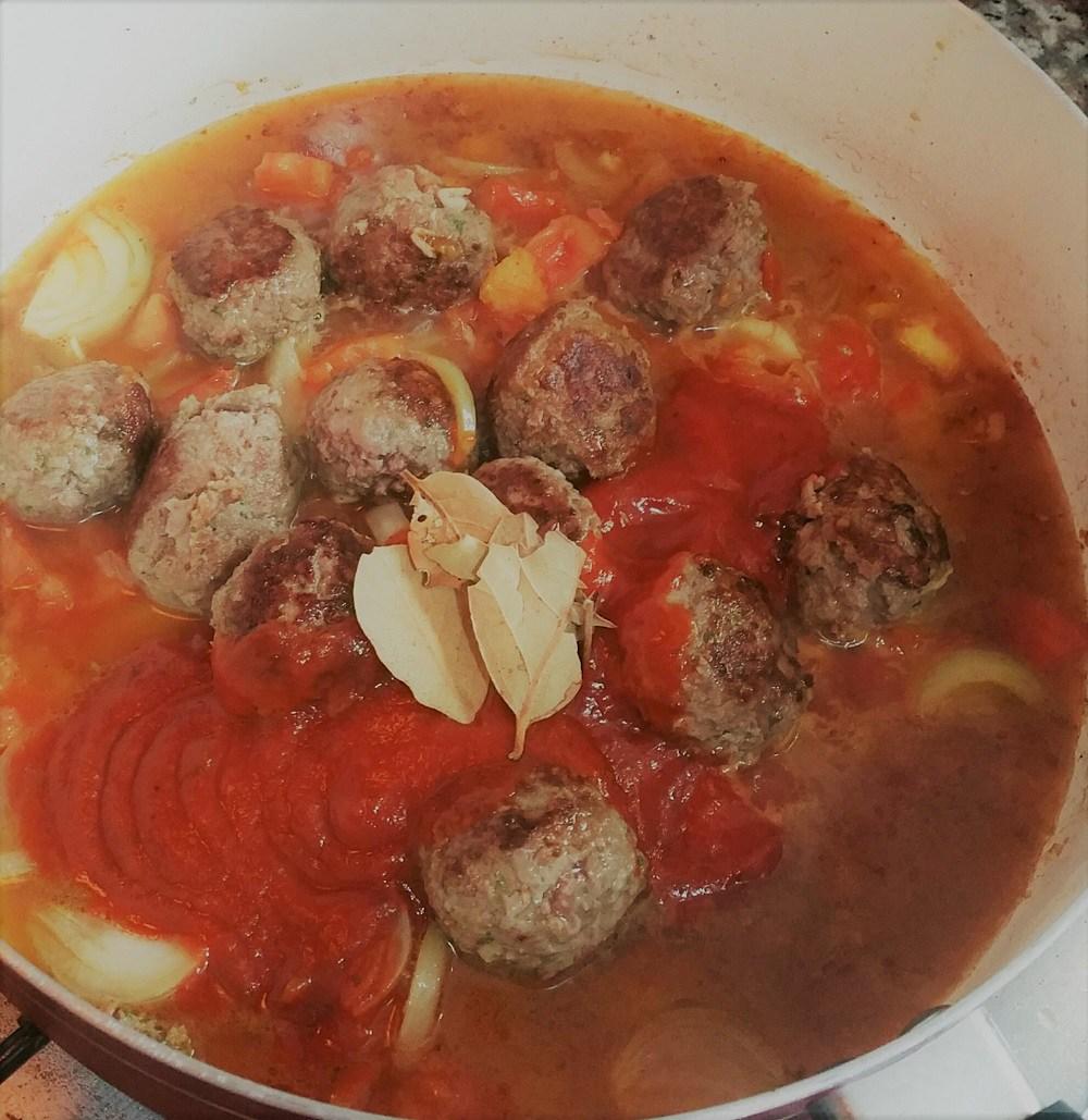 Albóndigas de pavo en salsa de tomate.