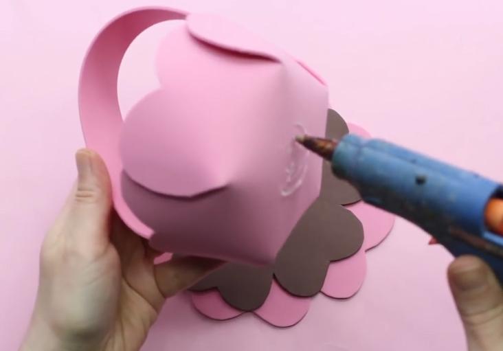 paso 16 para elaborar una cesta de foami