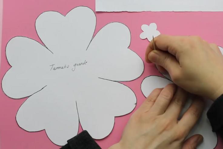 paso 3 para elaborar una cesta de foami