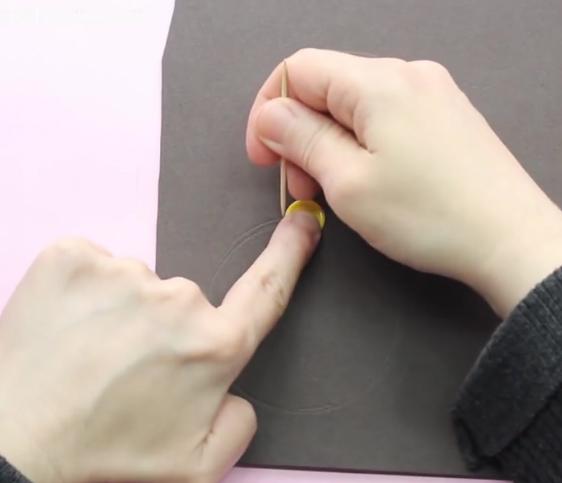 paso 7 para hacer un monedero de foami