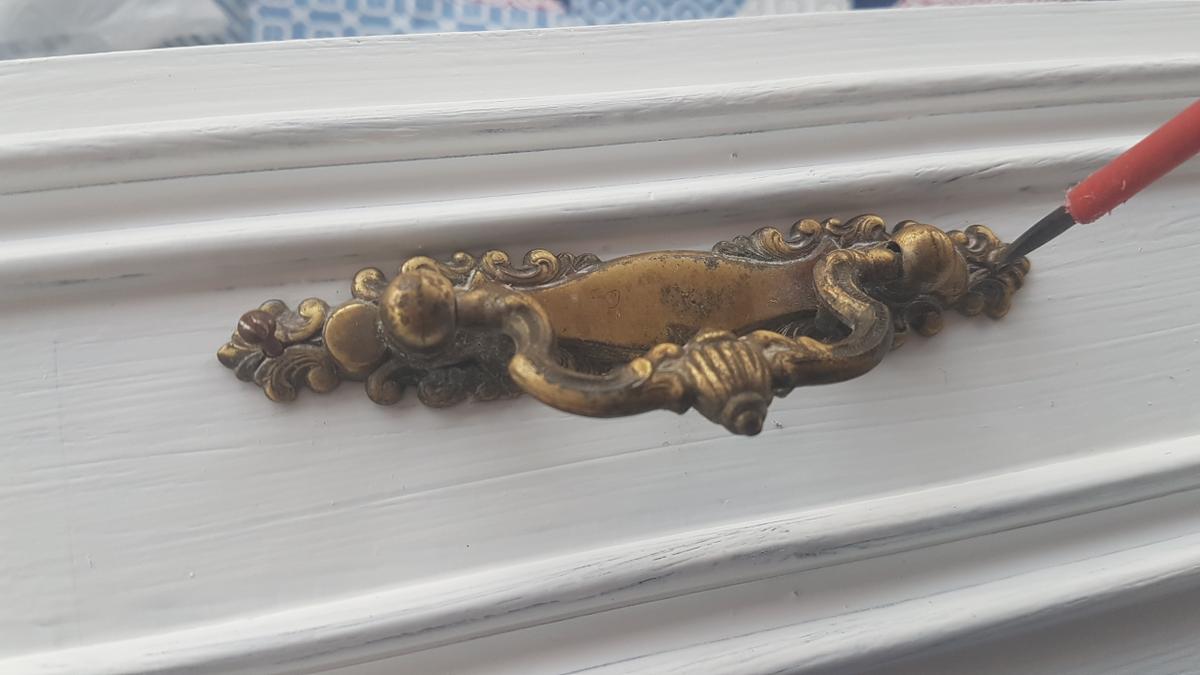 Actualizar un mueble - Recolocar los tiradores