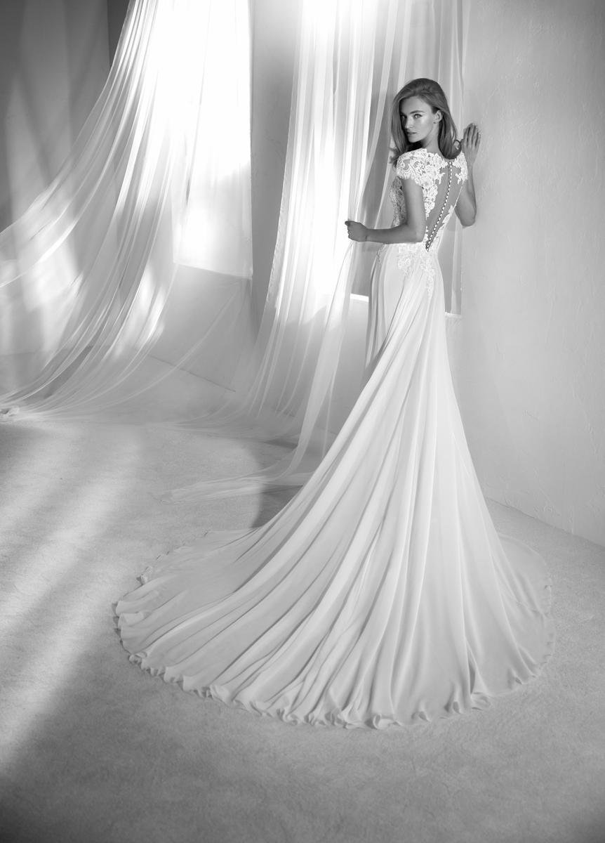 Pronovias 2018 Regina