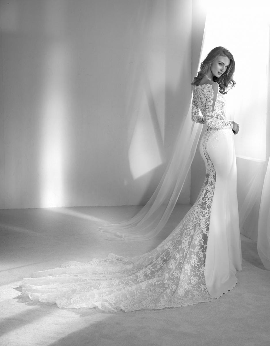 Pronovias 2018 Renat