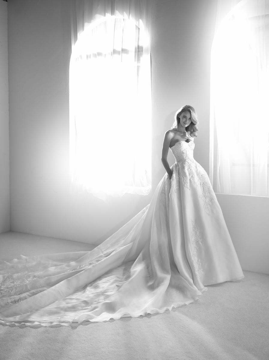 Pronovias 2018 Roxana