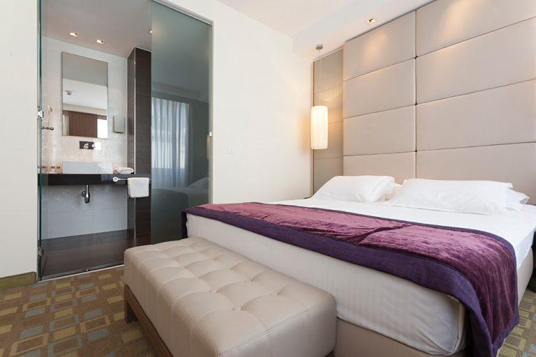 2 baños en casa, ¿misma línea de decoración? | Decoración