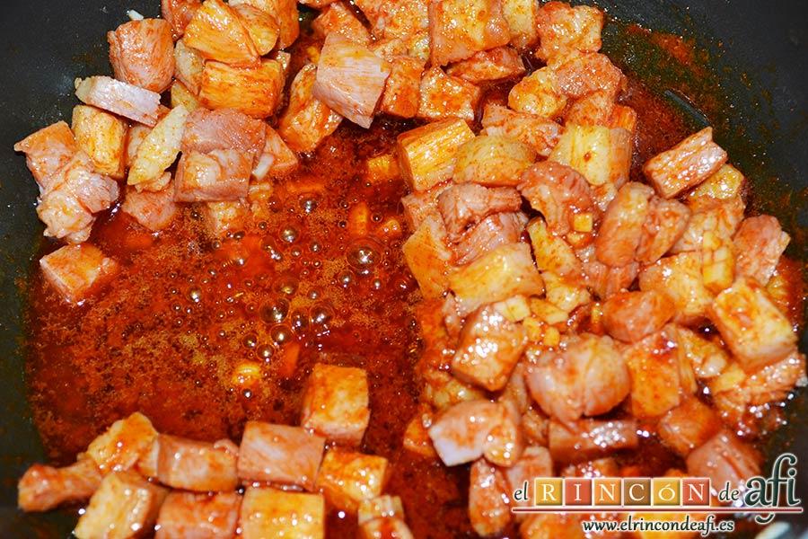 Garbanzos con berenjenas, mezclar bien