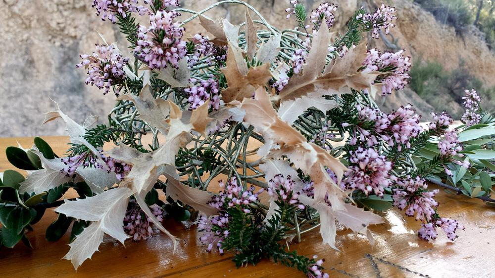 Centro de mesa otoñal con antiguos moldes de magdalenas