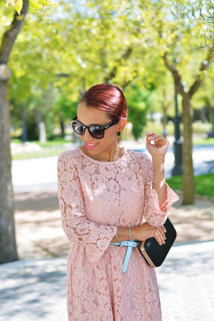 Vestido de guipur rosa