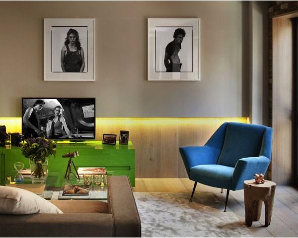 lineales de leds formando un zocalo