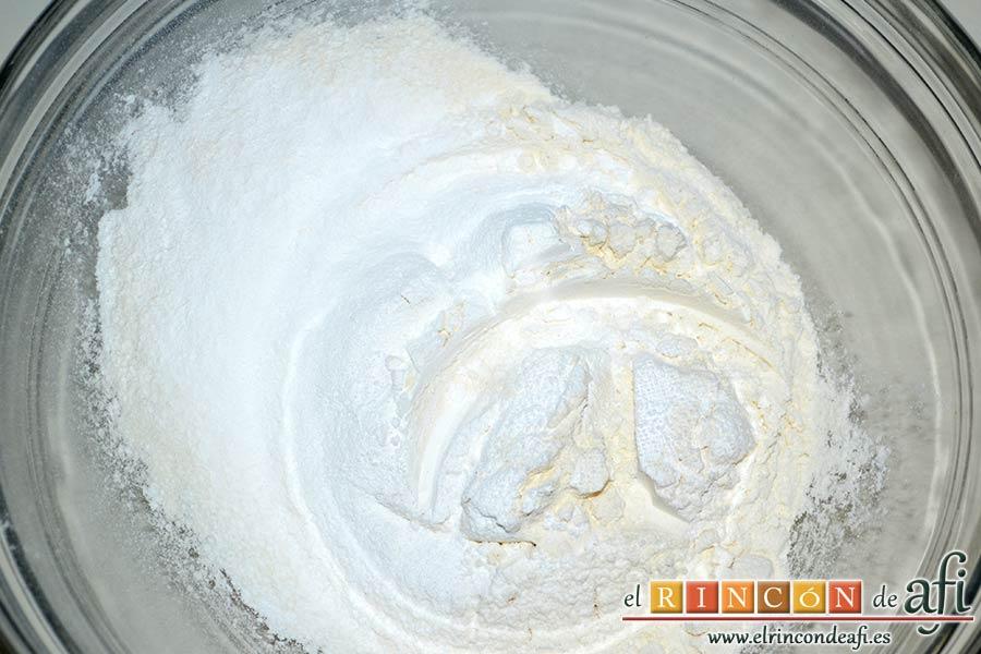 Bica gallega, tamizar la harina y la levadura