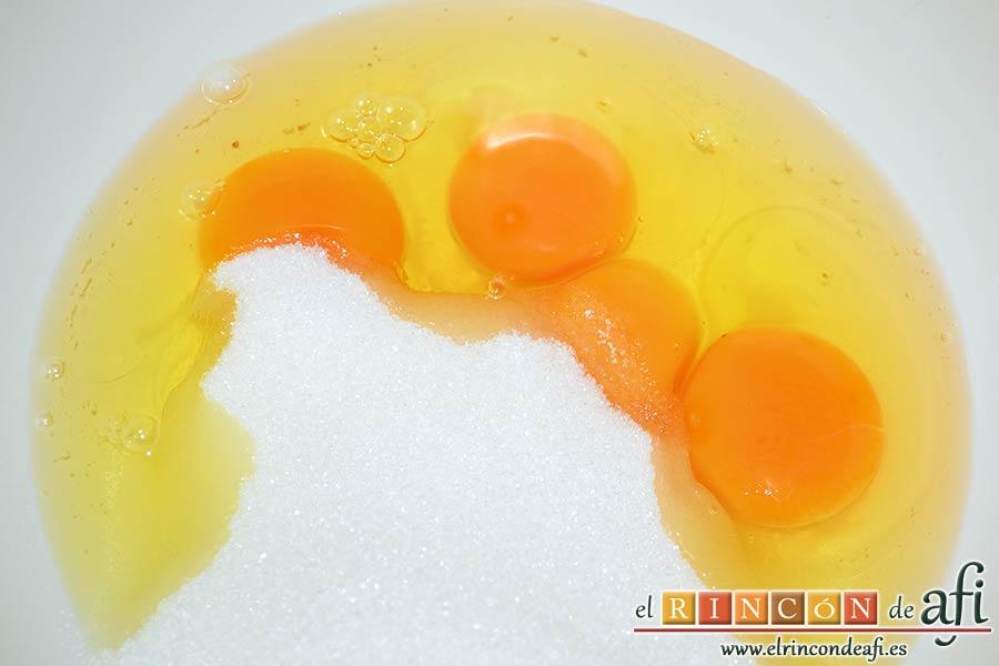 Bica gallega, echar en un bol los huevos y el azúcar