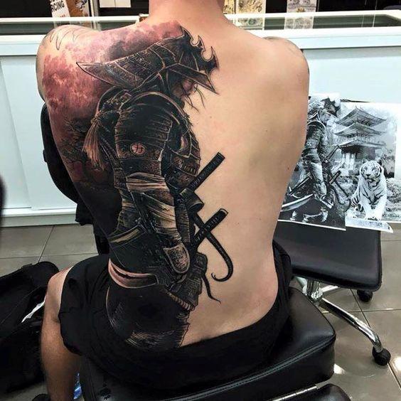 tattoos en la espalda hombres 2 - +80 Tatuajes para hombres ideas y diseños populares en 2017