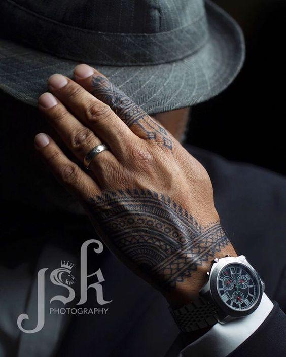 hombres tatuados en la mano 3 - +80 Tatuajes para hombres ideas y diseños populares en 2017