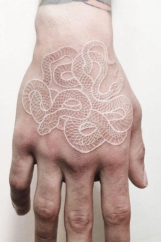 tatuajes en la mano para hombres 3 - +80 Tatuajes para hombres ideas y diseños populares en 2017