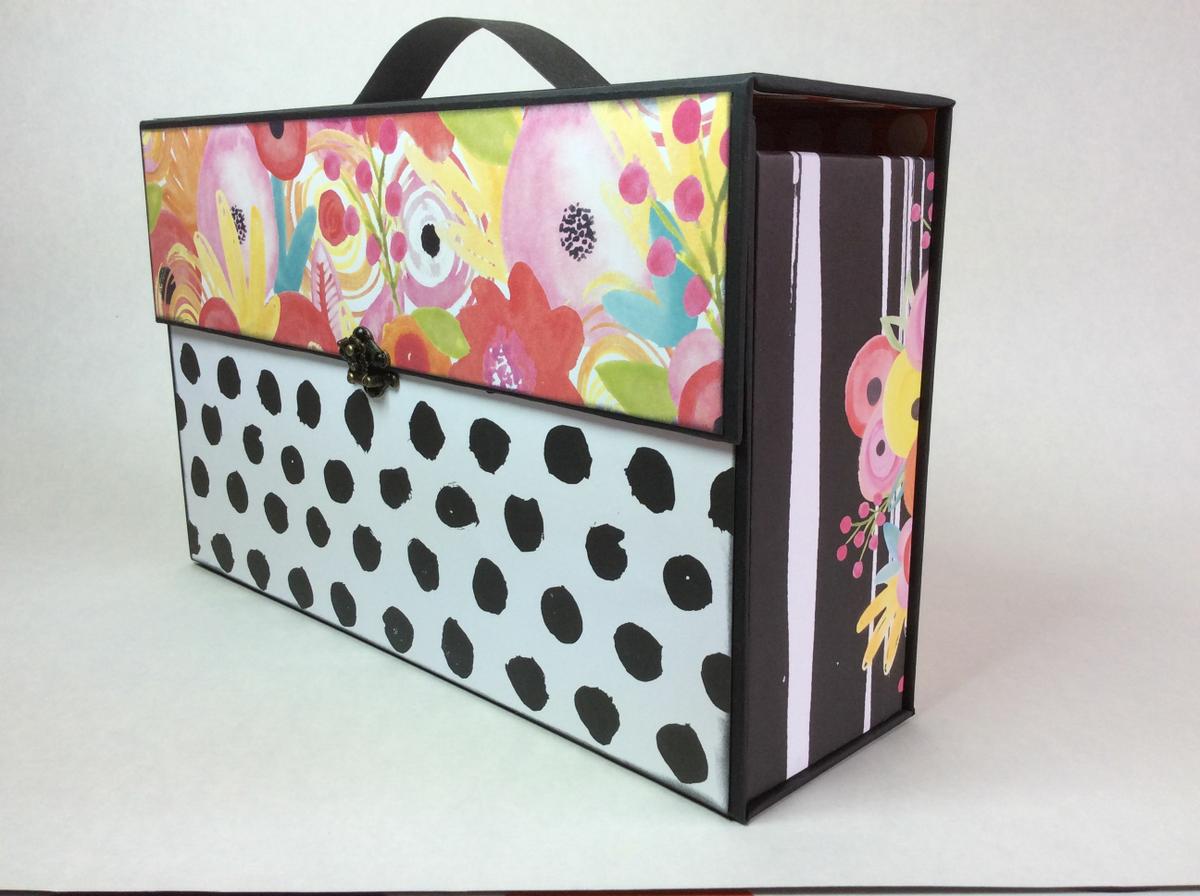 maleta, cartonaje, She blooms