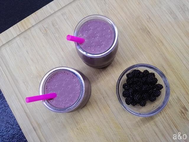 Smoothie de moras silvestres.