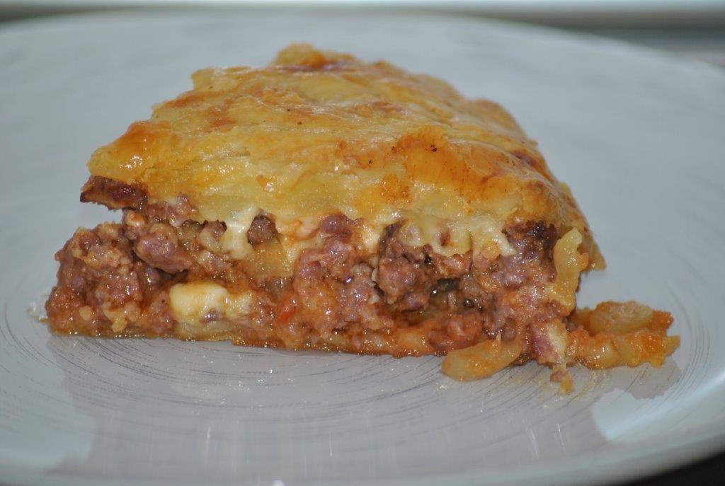 Hojaldre de carne de Angus picada servido