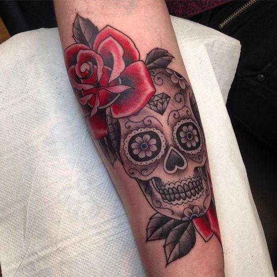 calavera con rosas festiva - +60 Tatuajes de catrinas, diseños, significados y su representación