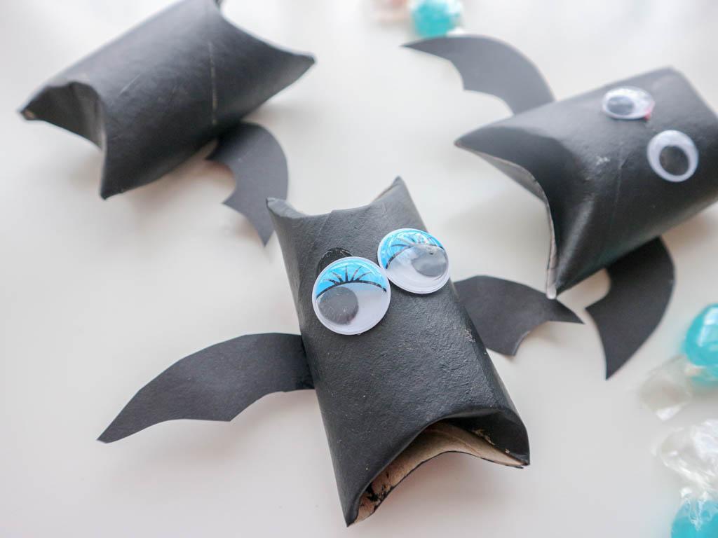 ideas originales para halloween: murcielagos de carton