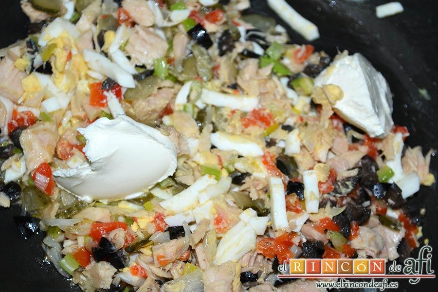 Pan relleno, añadir las dos cucharadas de queso crema