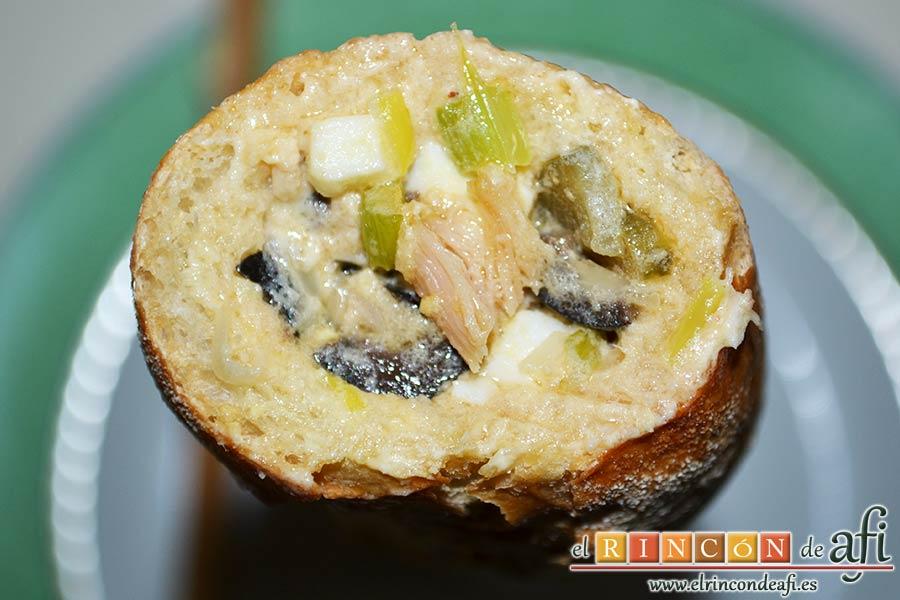 Pan relleno, rellenar el pan hueco con el relleno