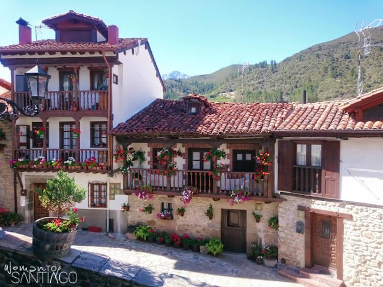 casas preciosas con tejados de teja 