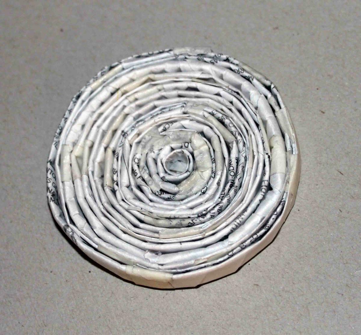 manualidades con papel periódico