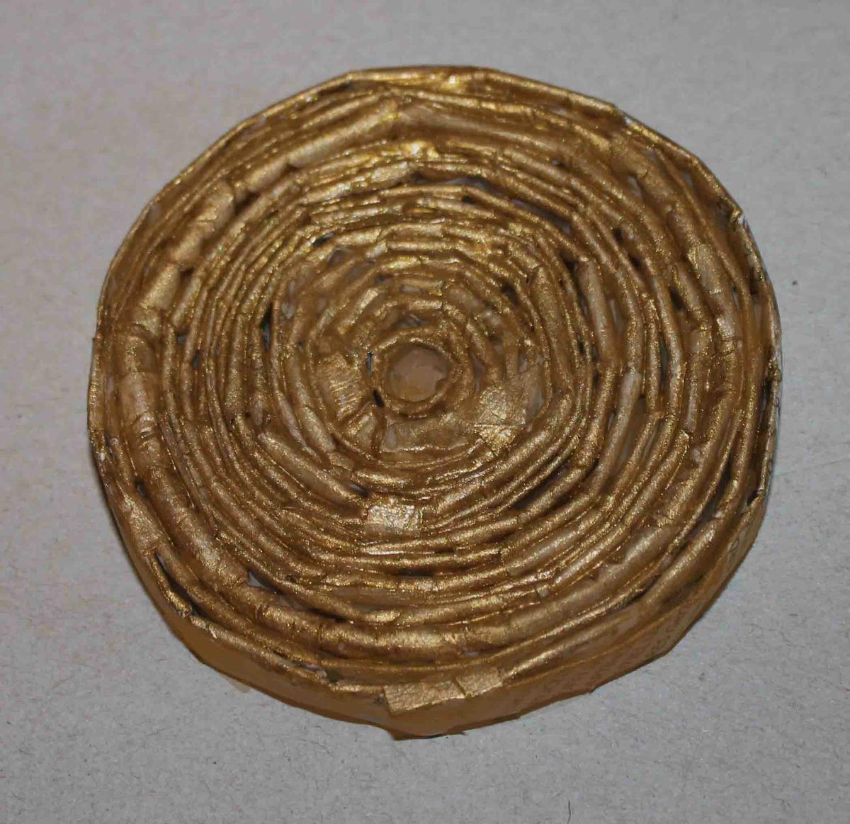 manualidades con papel periódico