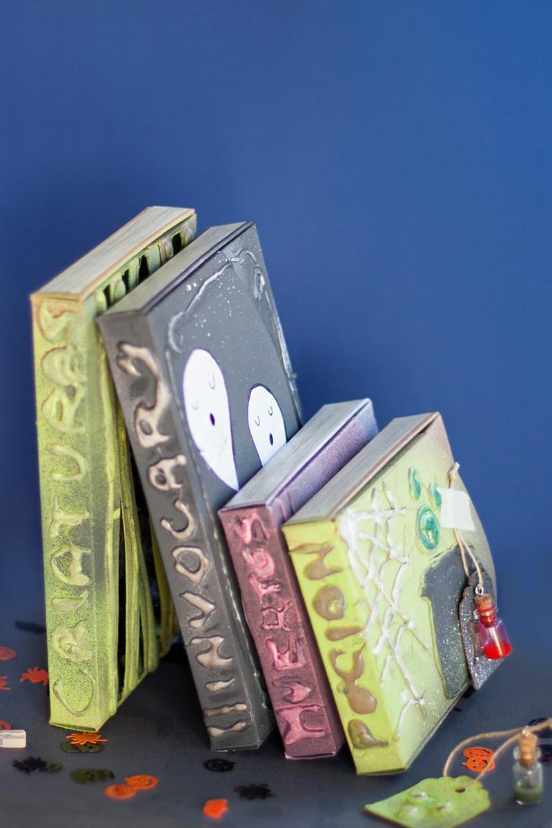 DIY customiza tus cajas para Halloween, visto en "I am a Mess Blog"