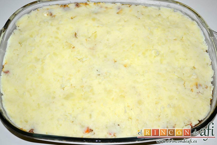 Cottage pie, extender hasta cubrir la fuente por completo