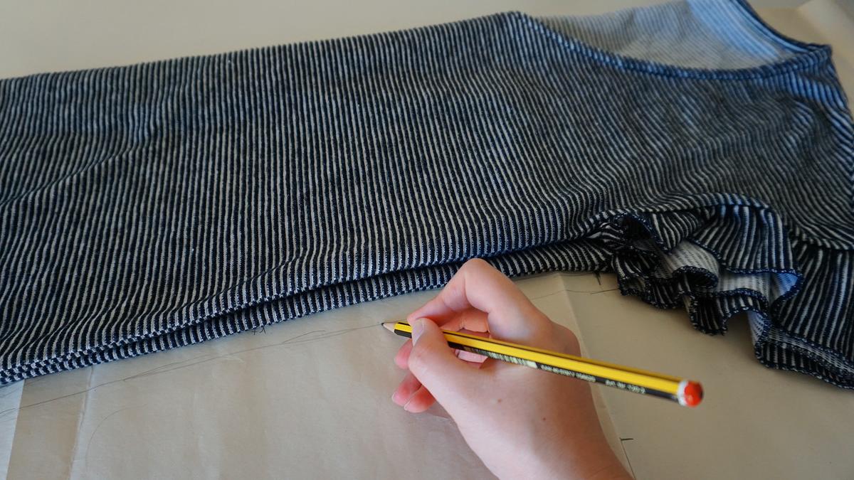 2. sacar el patron de otro vestido