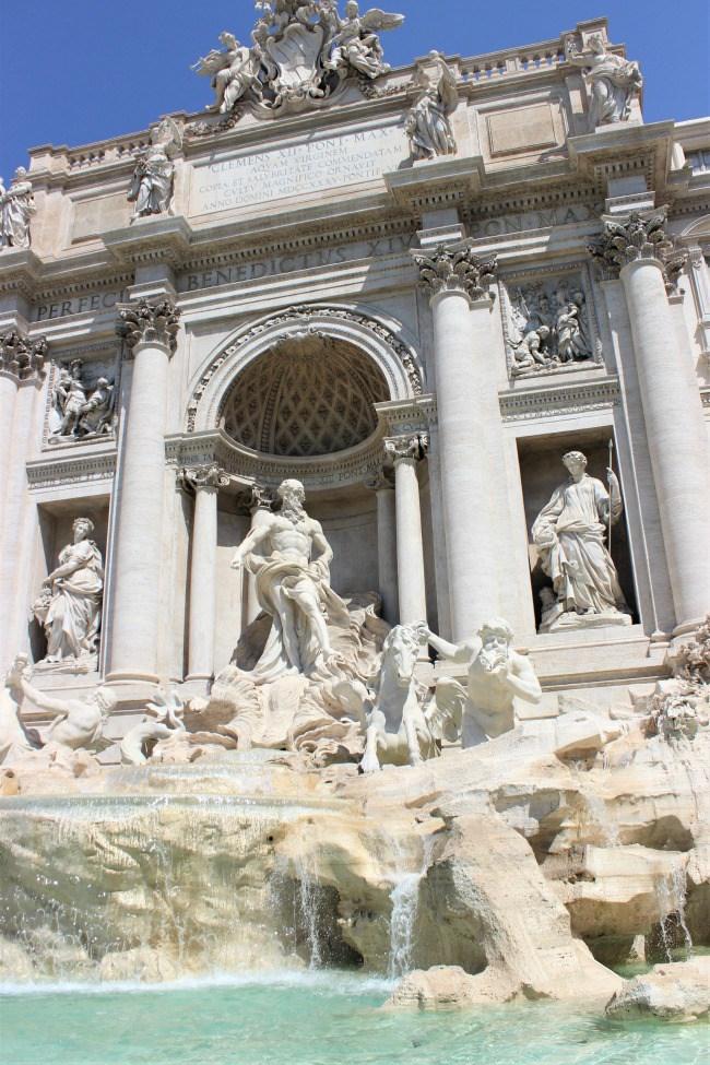 Attraversiamo las calles de Roma en un día