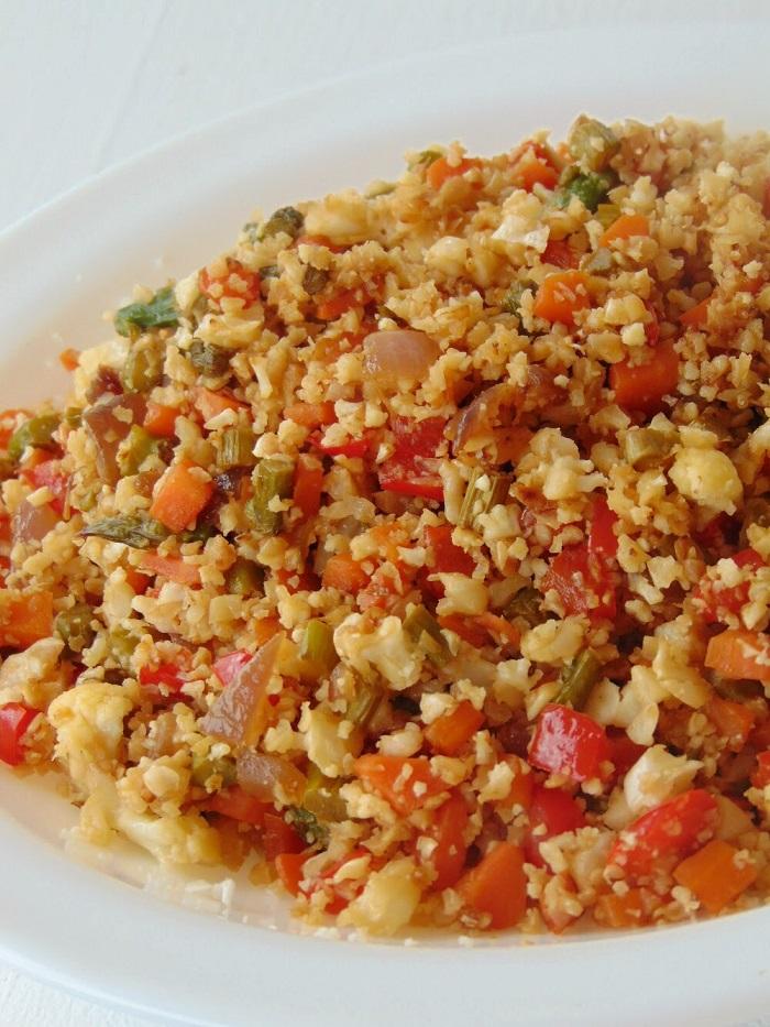 Falso cuscús de coliflor con verduras | recetas fáciles y rápidas