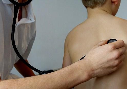 Antes de dar hierbas seguras para niños. consultar con un especialista.