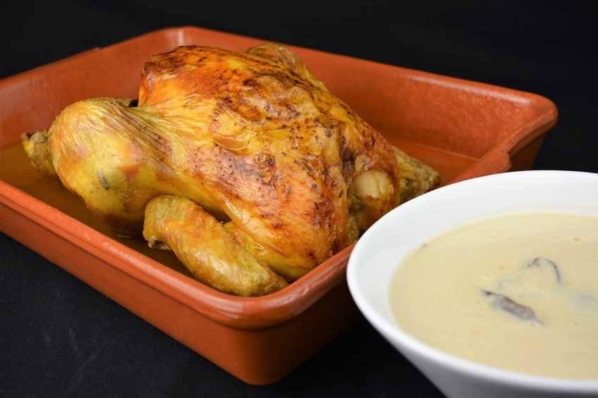pollo-asado-con-salsa-strogonoff.jpg