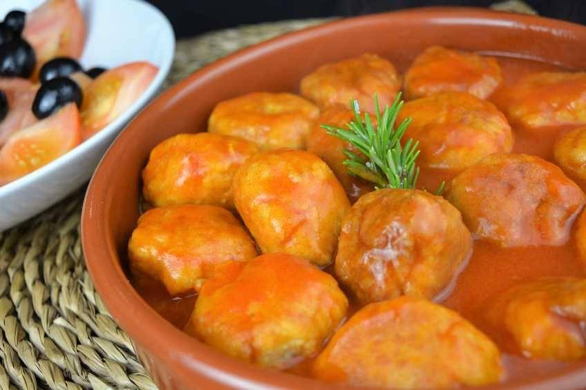 albondigas-de-pollo-con-tomate.jpg