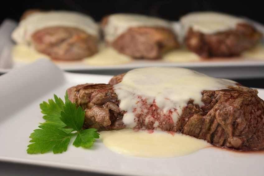 solomillo-con-salsa-roquefort.jpg