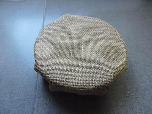 Base de árbol de navidad forrada