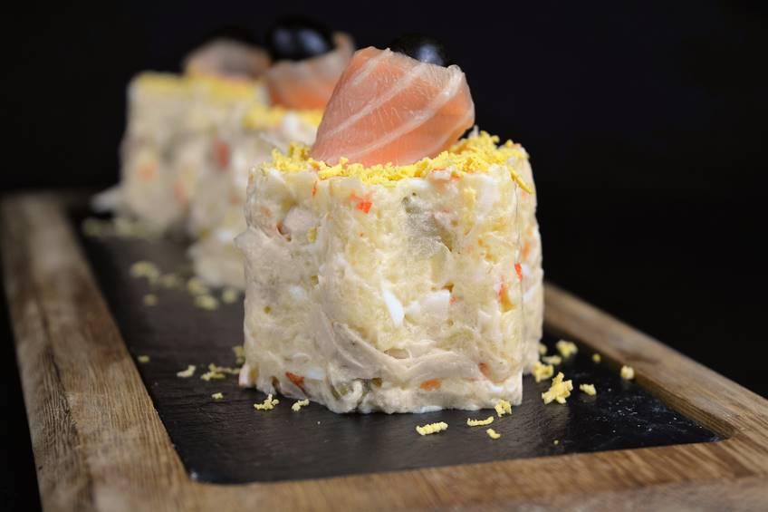 ensaladilla-rusa-con-marisco.JPG