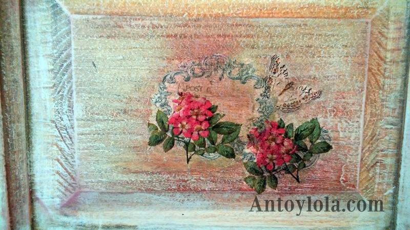 como hacer una percha con una puerta de madera