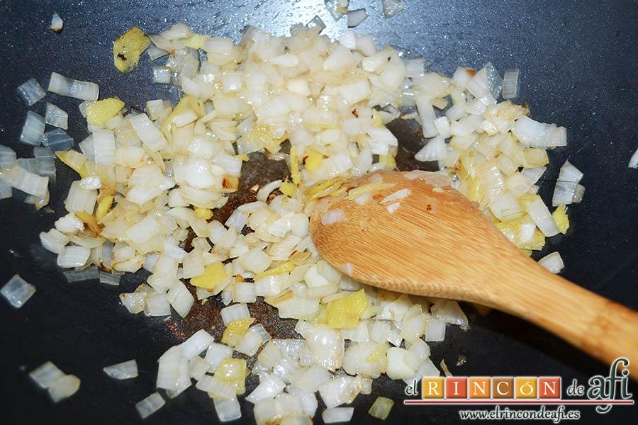 Pollo con almendras al estilo chino, hasta que estén doradas