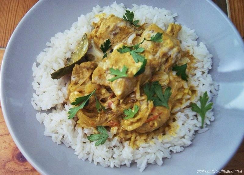 Curry de pollo y leche de coco