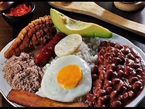 Bandeja Paisa de la gastronomía cafetera
