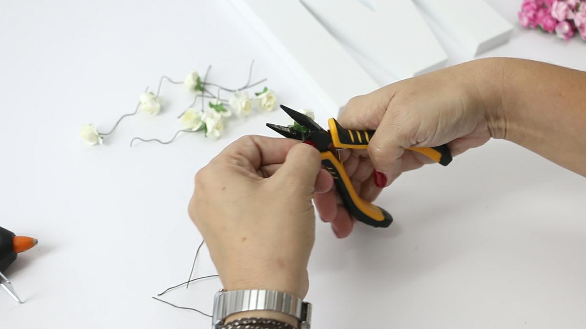 DIY DECORAR LETRAS CON FLORES DE PAPEL.Imagen fija004