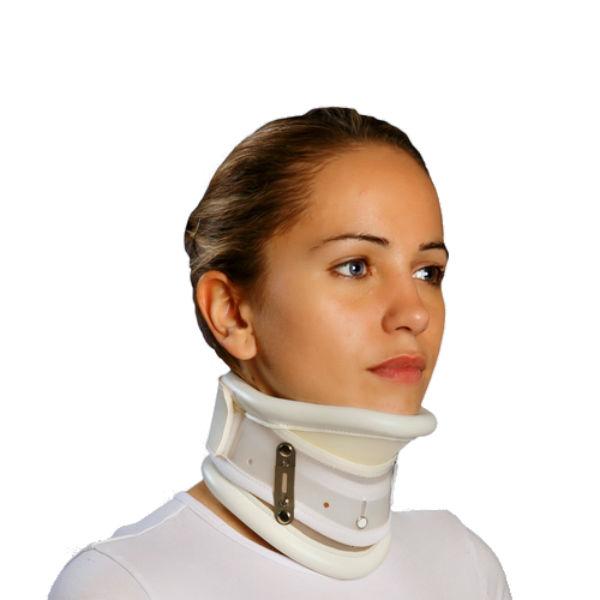 collarin-cervical-rigido-regulable-en-altura-y-con-apoyo-en-menton