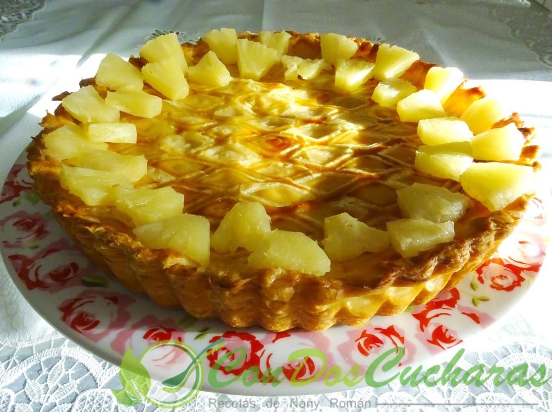 Tarta de piña con crema