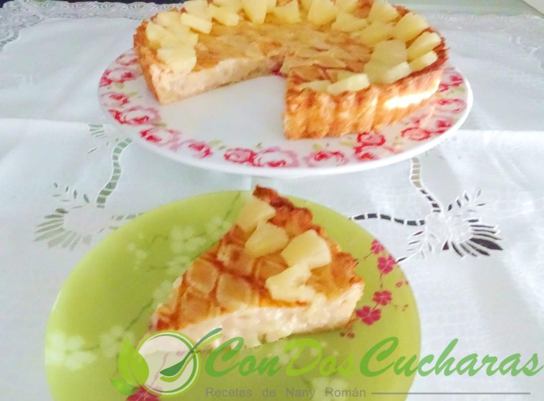 Tarta de piña con crema