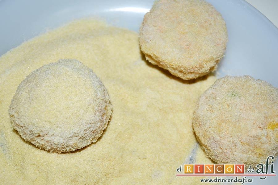 Pastelitos de papas y atún, pasarlas por pan rallado
